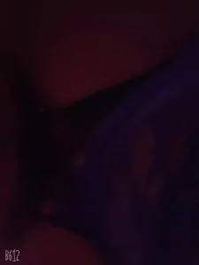 肥臀巨乳人妻 三 （我拍视频，她给我打闪光灯）