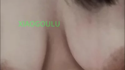 再操94年肥逼人妻 巨大乳头晃到你眼花
