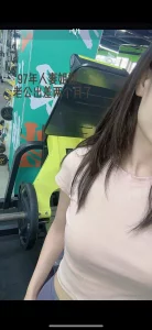 他疯了似的要了我97年人妻姐姐老公出差约我见面
