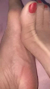 玉足肉丝袜黑丝袜为您服务叫声可射 免费群901355984